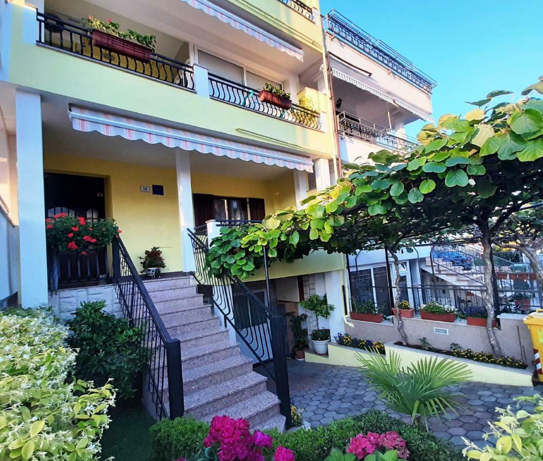 Paradise Beach Apartments Rovinj Buitenkant foto